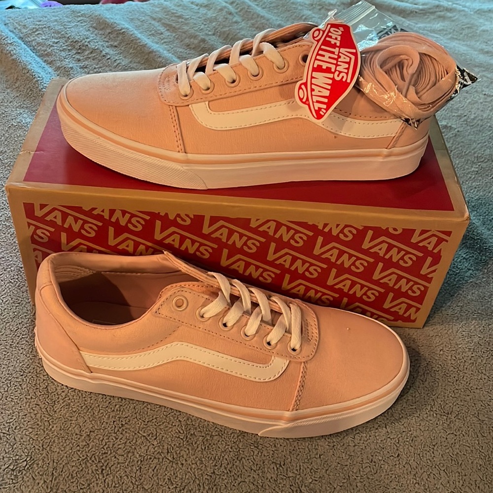 Brand New Vans Ward sepia rose/white womens 8.5